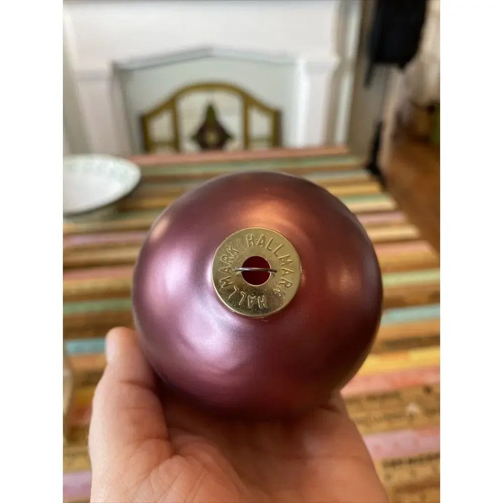 Hallmark Keepsake‎ Christmas Glass Ball 1983 Ornament Vintage Box